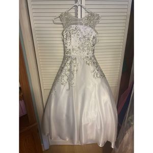 White Perfect angel Size 6 Ball gown dress